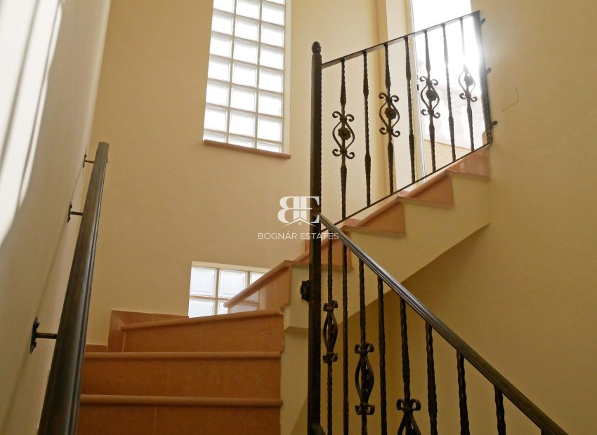Resale - Villa -
Torrevieja - El Chaparral
