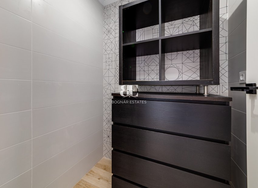 Resale - Villa -
Torrevieja - La Mata