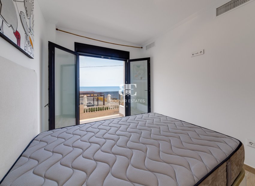 Resale - Villa -
Torrevieja - La Mata