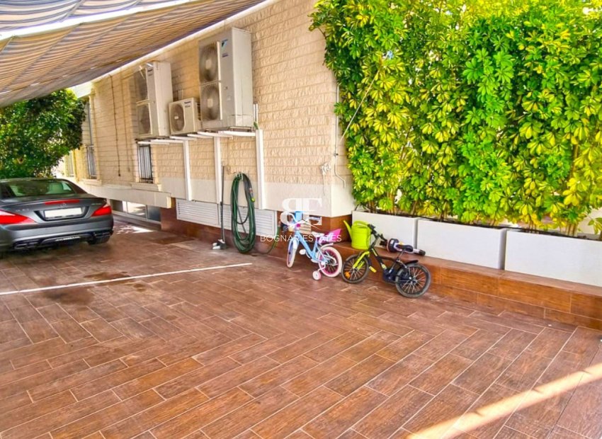 Resale - Villa -
Torrevieja - La Mata