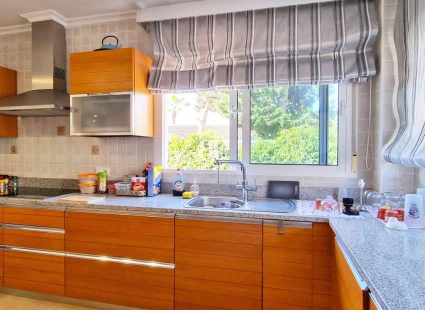 Resale - Villa -
Torrevieja - La Mata