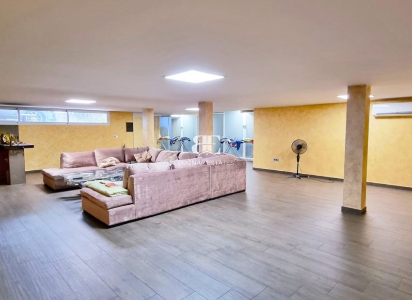 Resale - Villa -
Torrevieja - La Mata