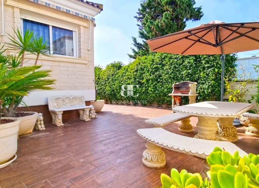 Resale - Villa -
Torrevieja - La Mata