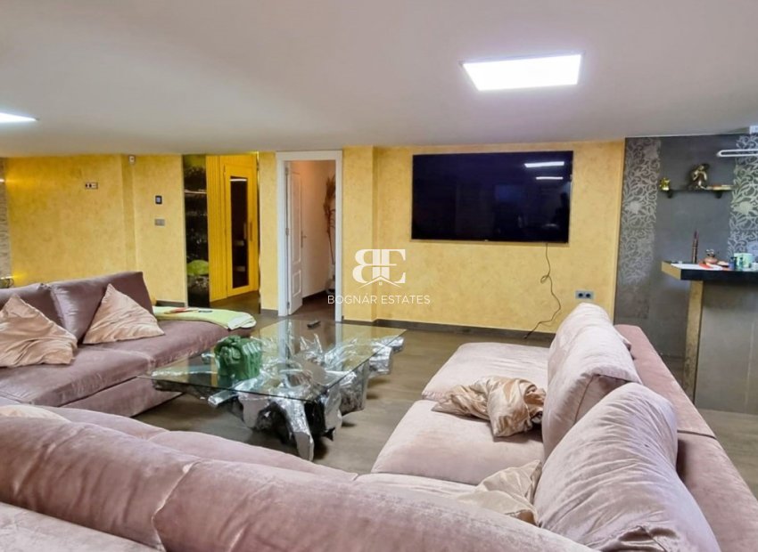 Resale - Villa -
Torrevieja - La Mata