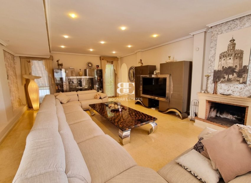 Resale - Villa -
Torrevieja - La Mata