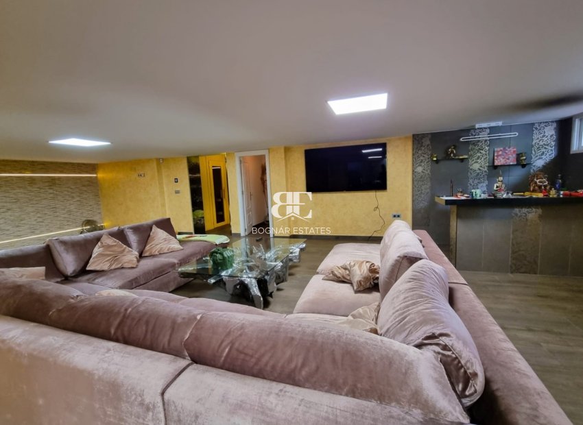 Resale - Villa -
Torrevieja - La Mata