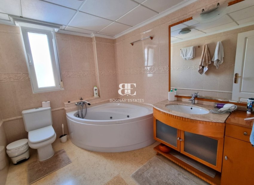 Resale - Villa -
Torrevieja - La Mata