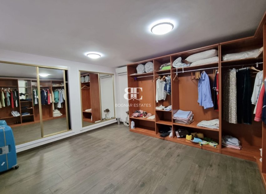 Resale - Villa -
Torrevieja - La Mata