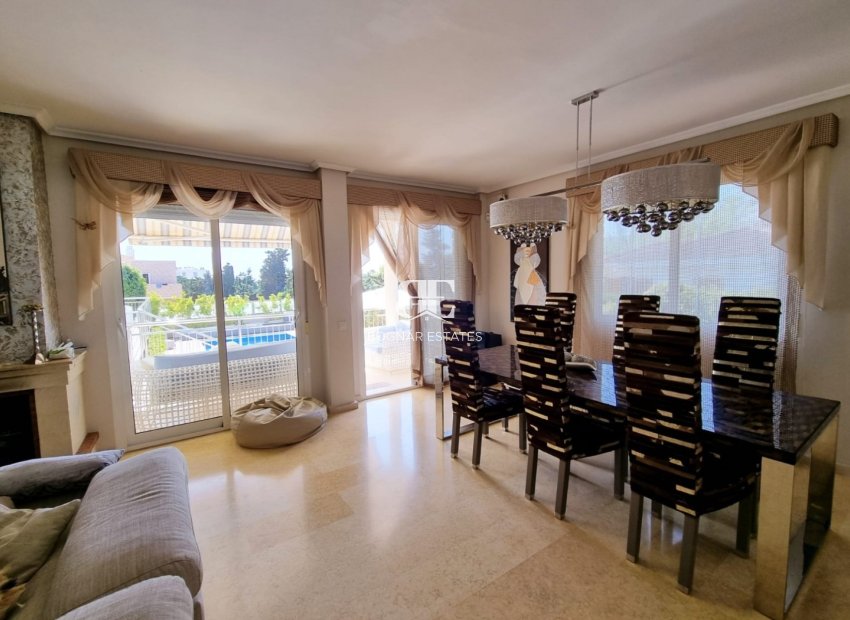 Resale - Villa -
Torrevieja - La Mata