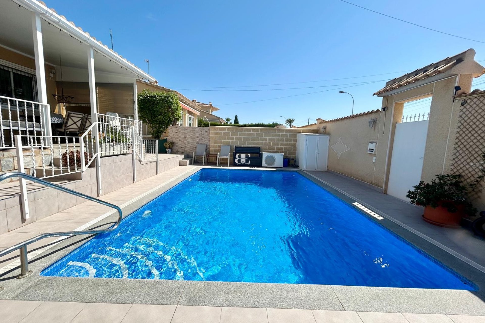 Resale - Villa -
Torrevieja - La Siesta