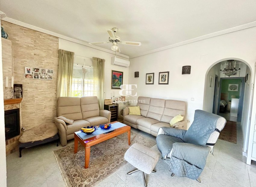 Resale - Villa -
Torrevieja - La Siesta