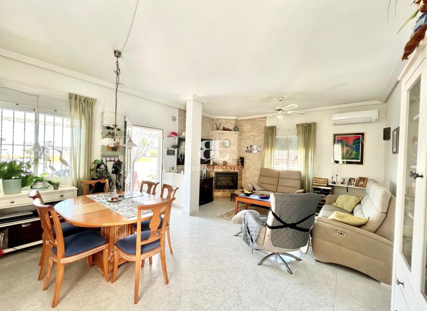 Resale - Villa -
Torrevieja - La Siesta