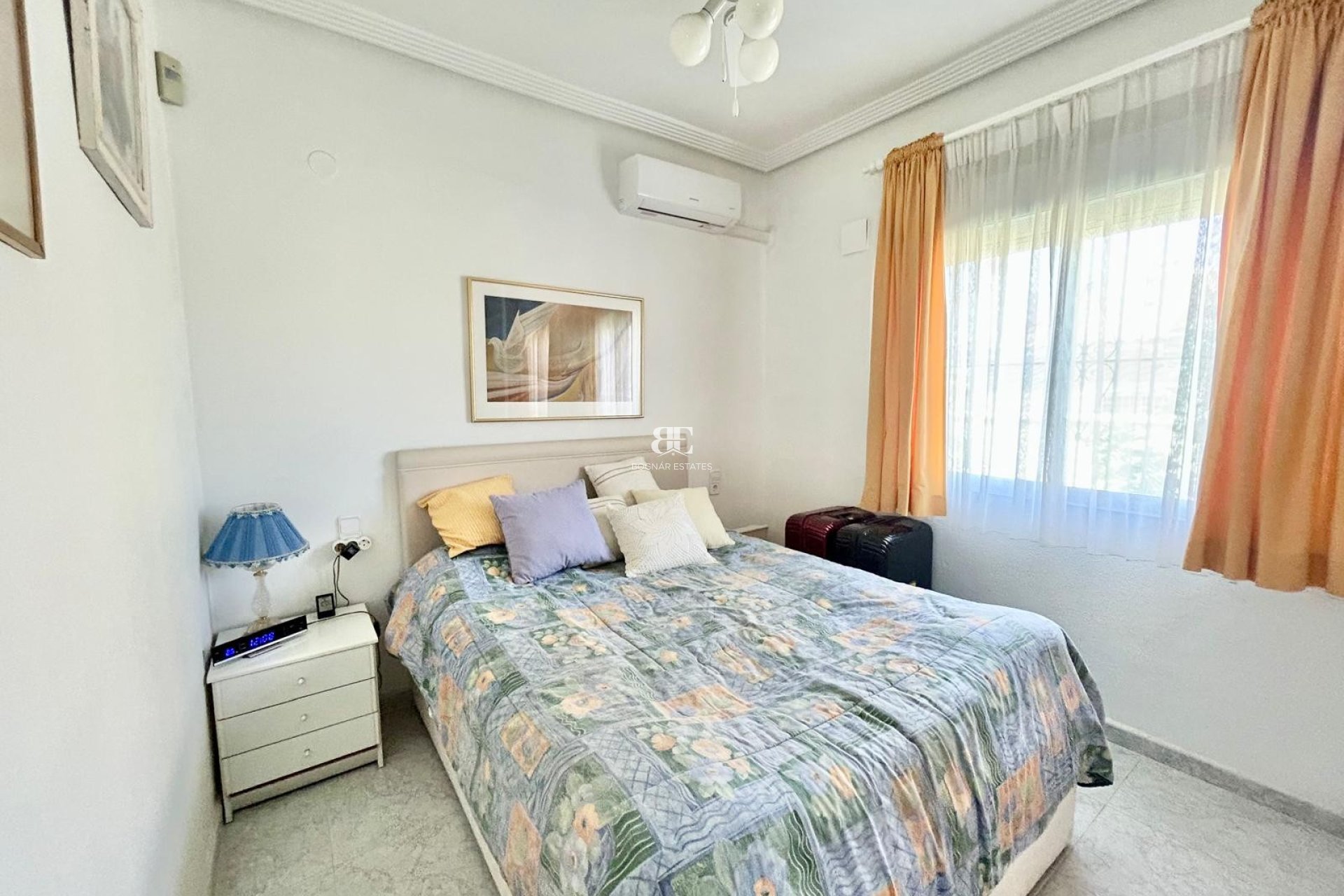 Resale - Villa -
Torrevieja - La Siesta