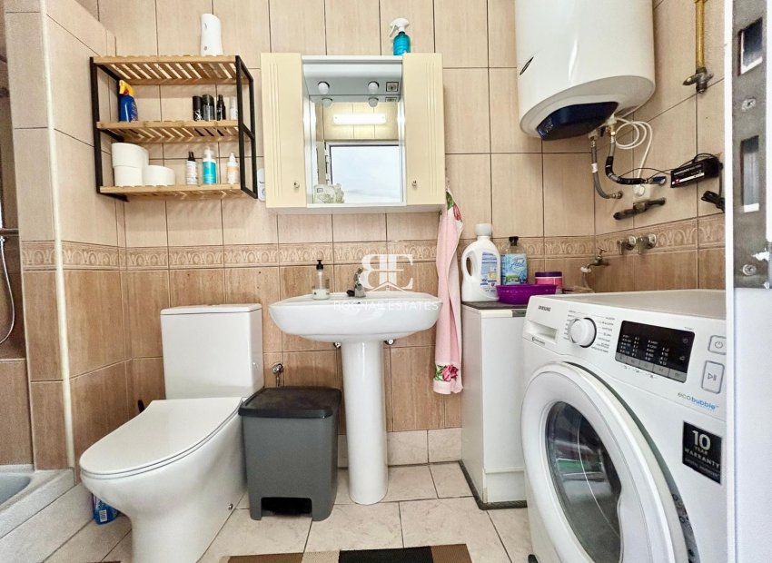 Resale - Villa -
Torrevieja - La Siesta