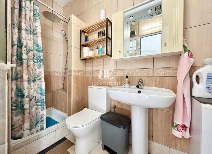 Resale - Villa -
Torrevieja - La Siesta