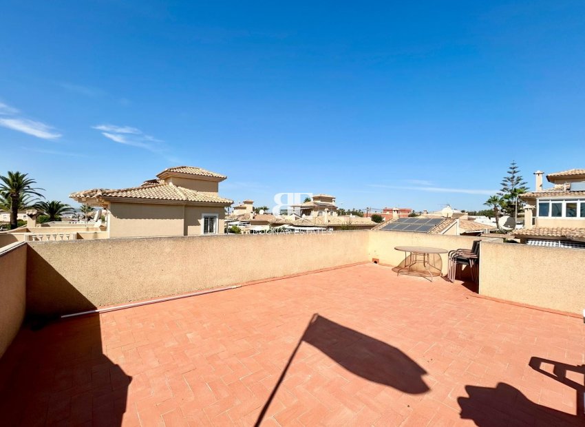 Resale - Villa -
Torrevieja - La Siesta