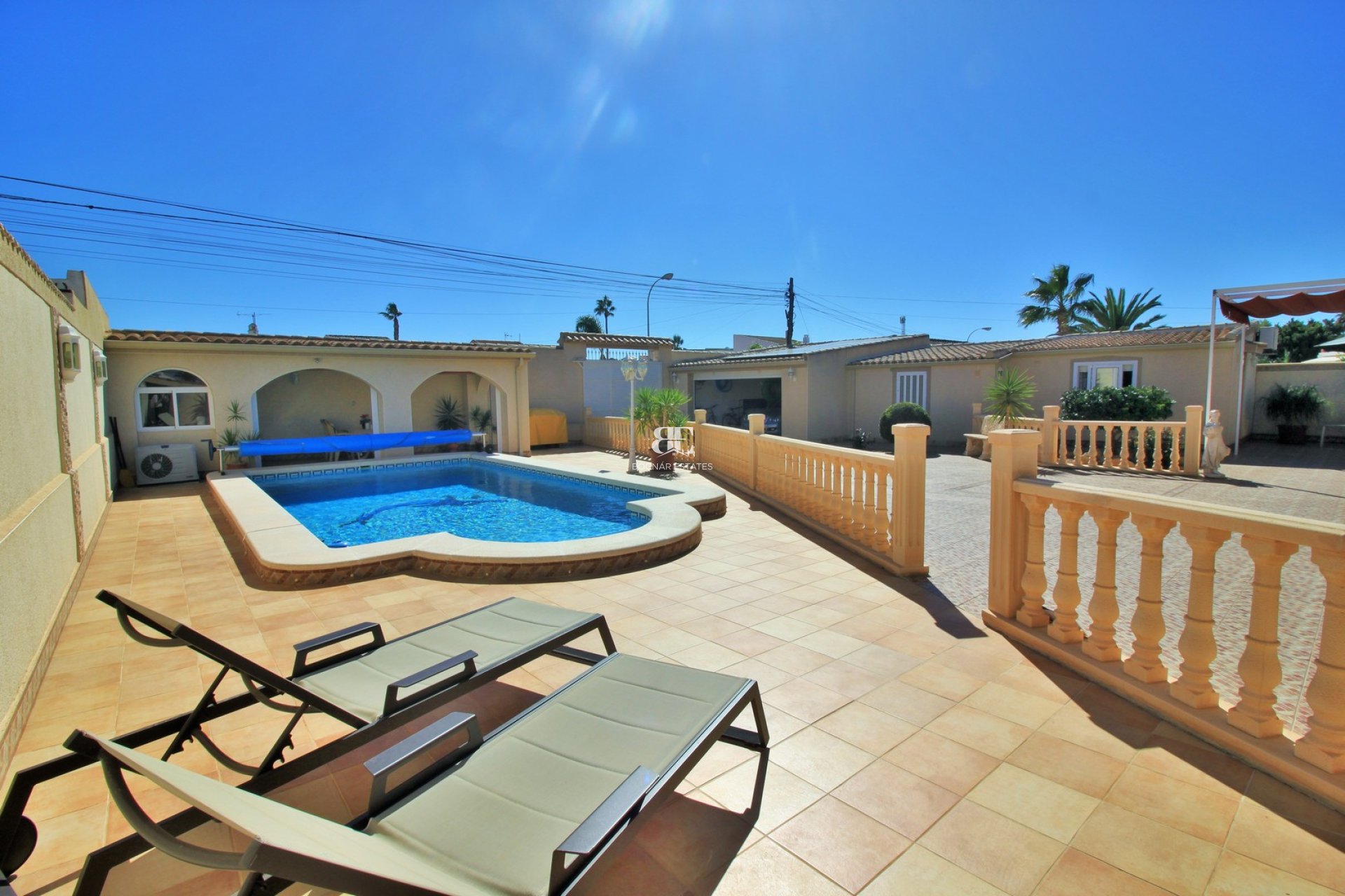 Resale - Villa -
Torrevieja - La Siesta