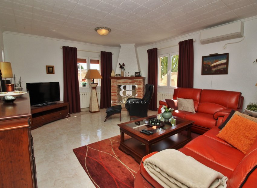 Resale - Villa -
Torrevieja - La Siesta