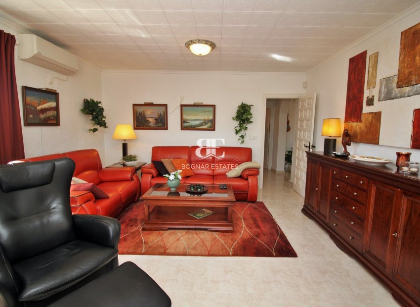 Resale - Villa -
Torrevieja - La Siesta