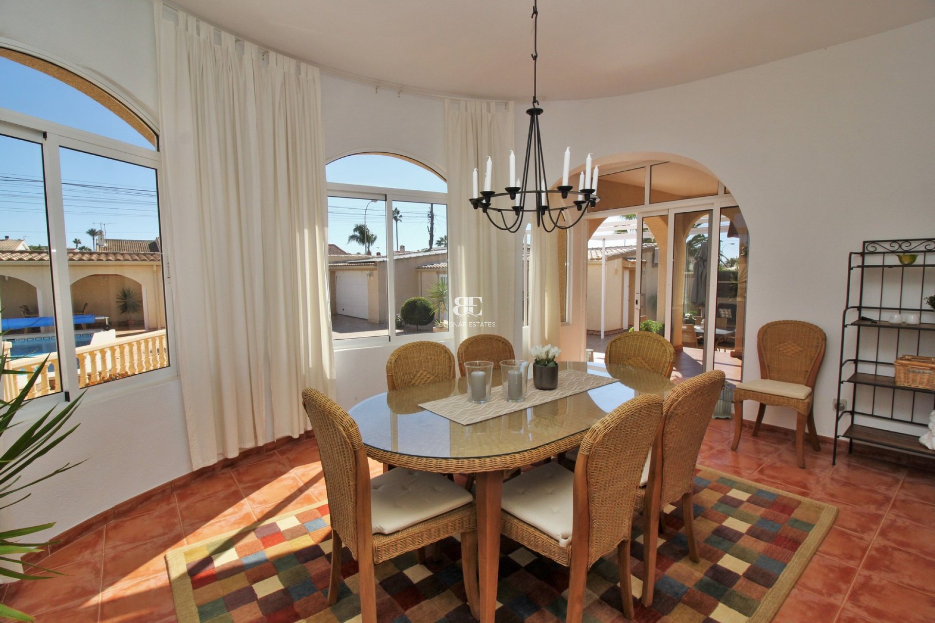 Resale - Villa -
Torrevieja - La Siesta