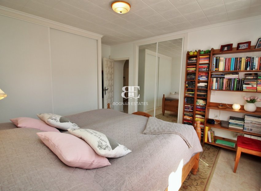 Resale - Villa -
Torrevieja - La Siesta