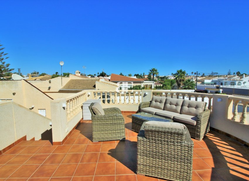Resale - Villa -
Torrevieja - La Siesta
