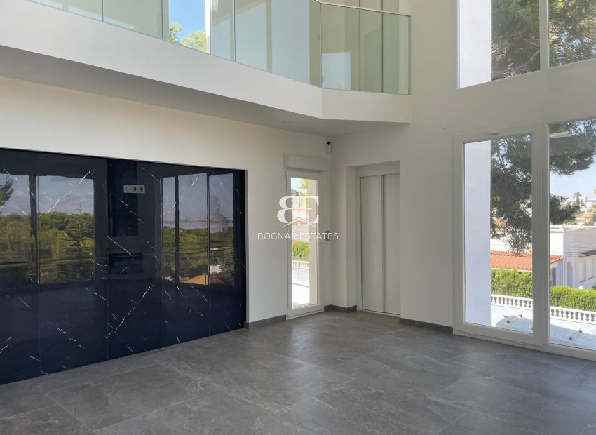 Resale - Villa -
Torrevieja - Los Balcones