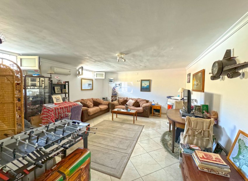 Resale - Villa -
Torrevieja - Los Balcones