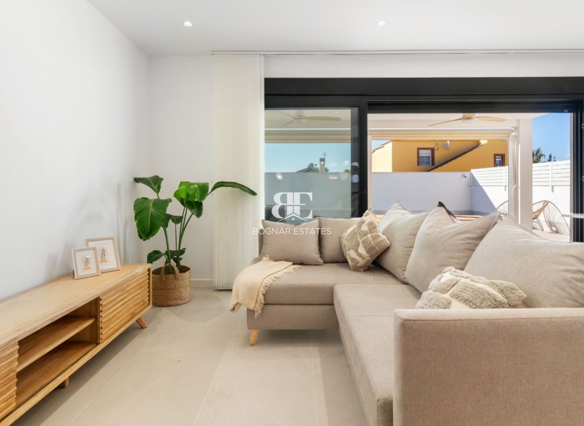 Resale - Villa -
Torrevieja - San Luis