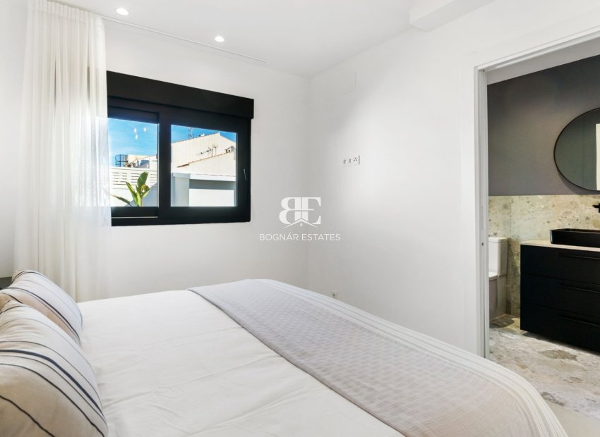 Resale - Villa -
Torrevieja - San Luis