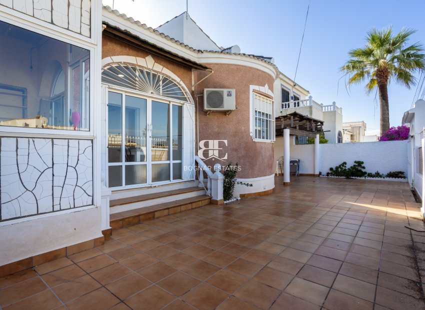 Resale - Villa -
Torrevieja - San Luis