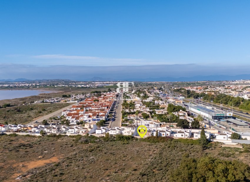 Resale - Villa -
Torrevieja - San Luis