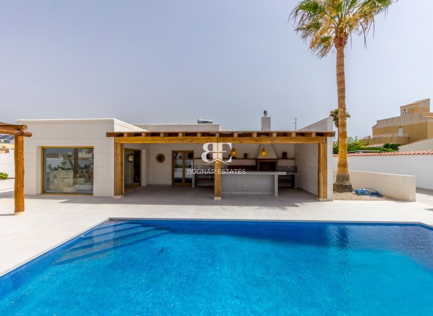 Resale - Villa -
Torrevieja - Torreta Florida