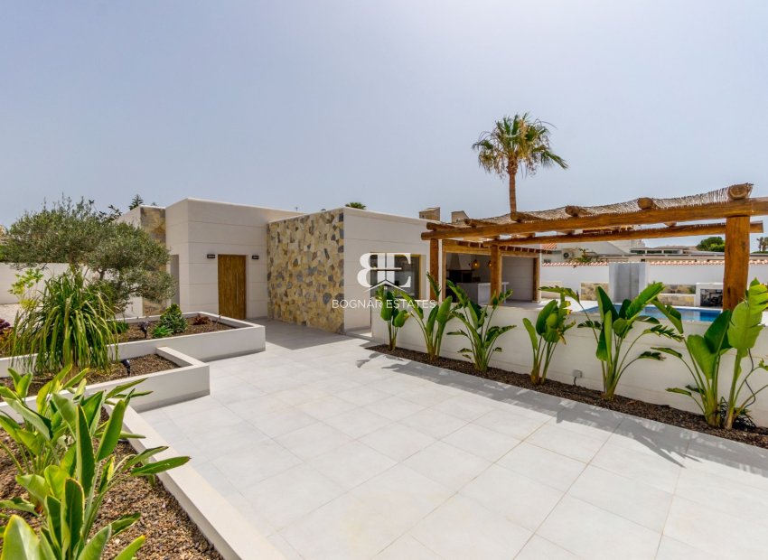 Resale - Villa -
Torrevieja - Torreta Florida