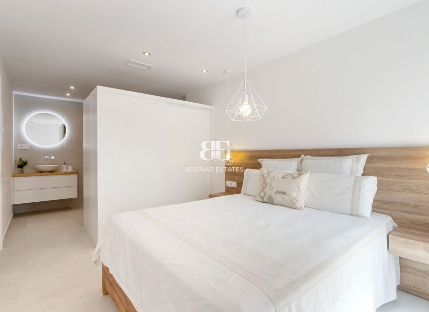 Resale - Villa -
Torrevieja - Torreta Florida