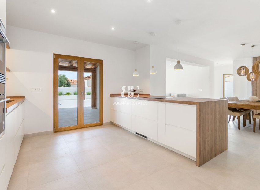 Resale - Villa -
Torrevieja - Torreta Florida