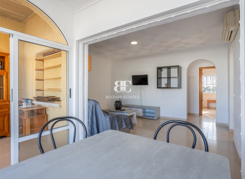 Resale - Villa -
Torrevieja - Urbanización San Luis