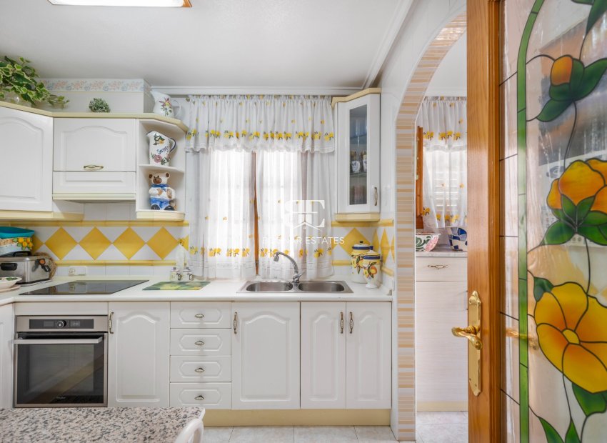 Resale - Villa -
Torrevieja - Zona los Frutales