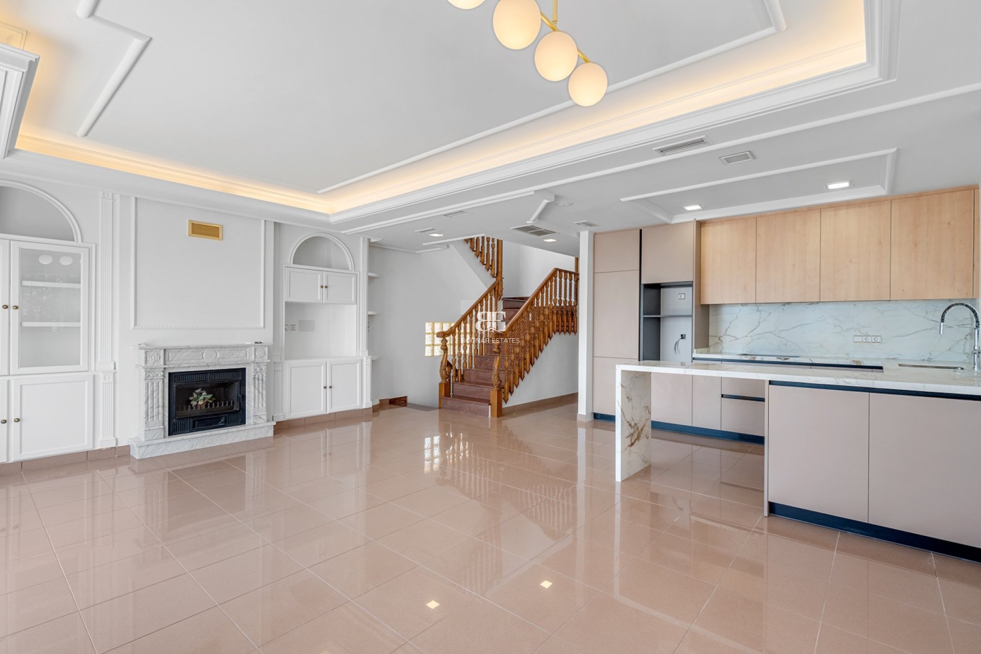 Resale - Villa -
Torrevieja