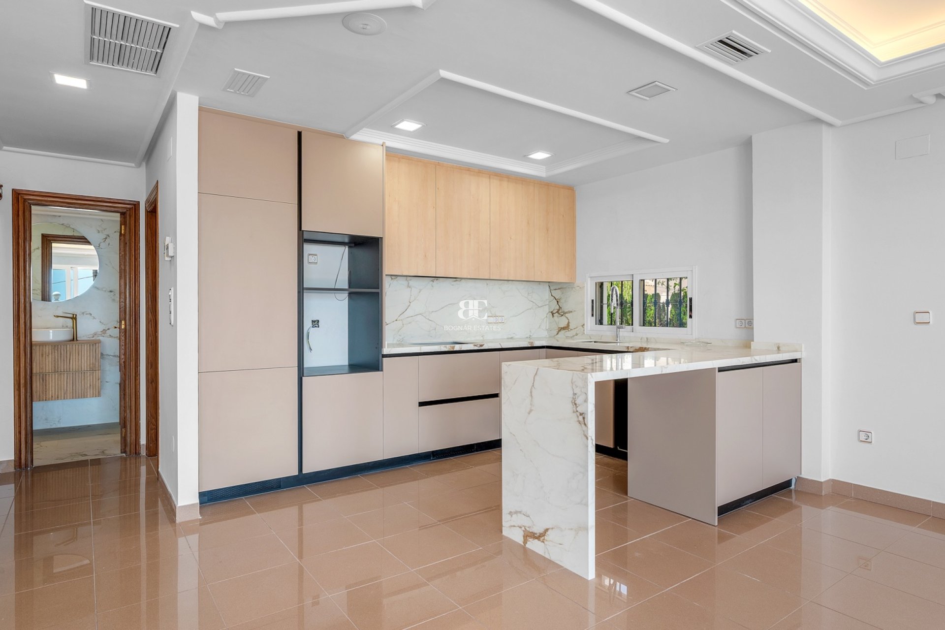 Resale - Villa -
Torrevieja