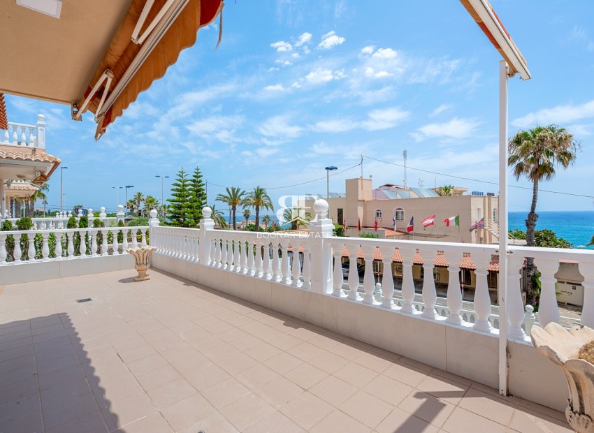 Resale - Villa -
Torrevieja