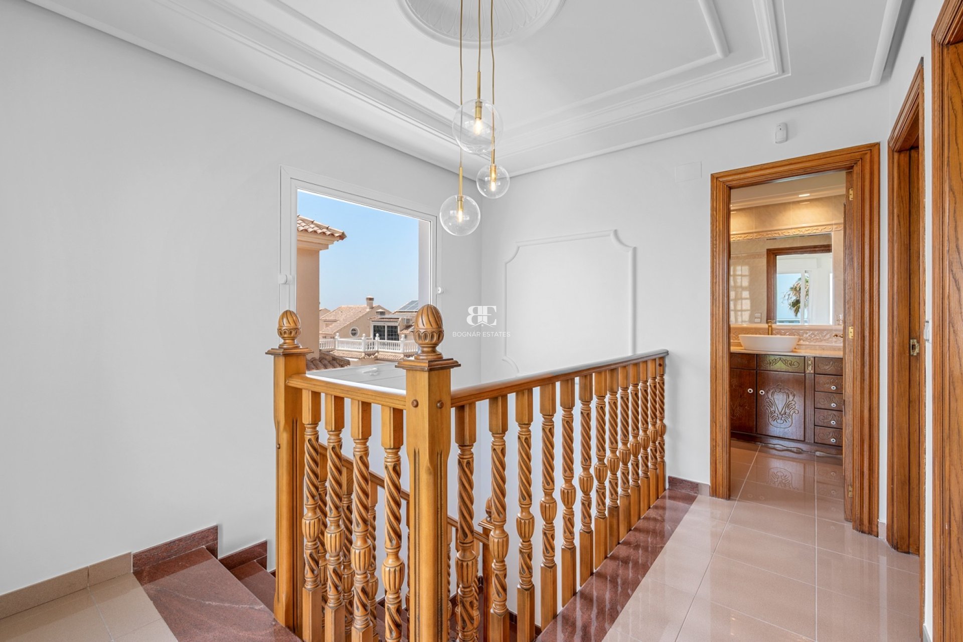 Resale - Villa -
Torrevieja