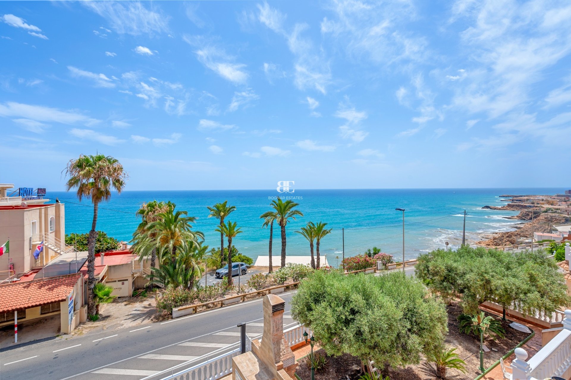 Resale - Villa -
Torrevieja