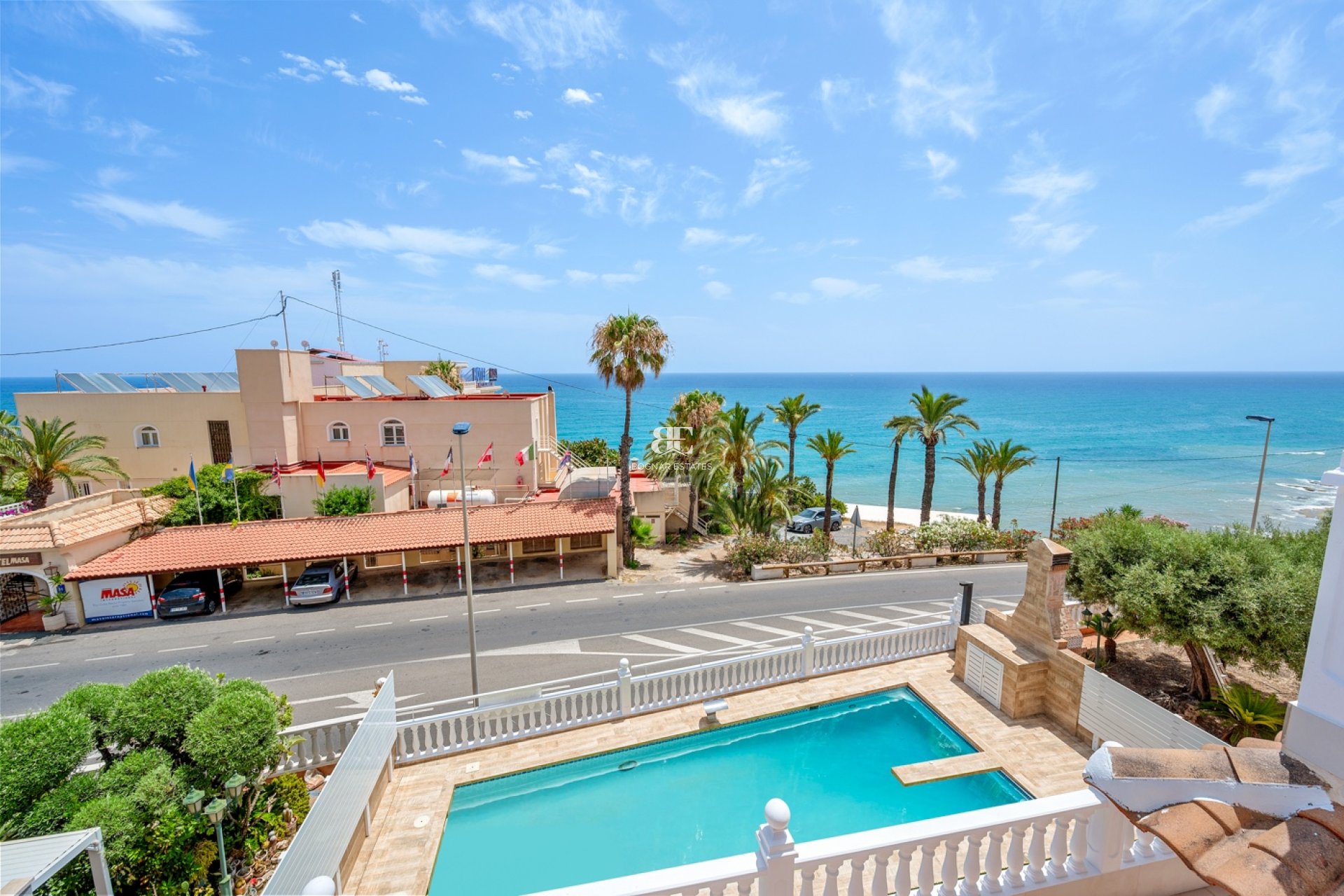 Resale - Villa -
Torrevieja