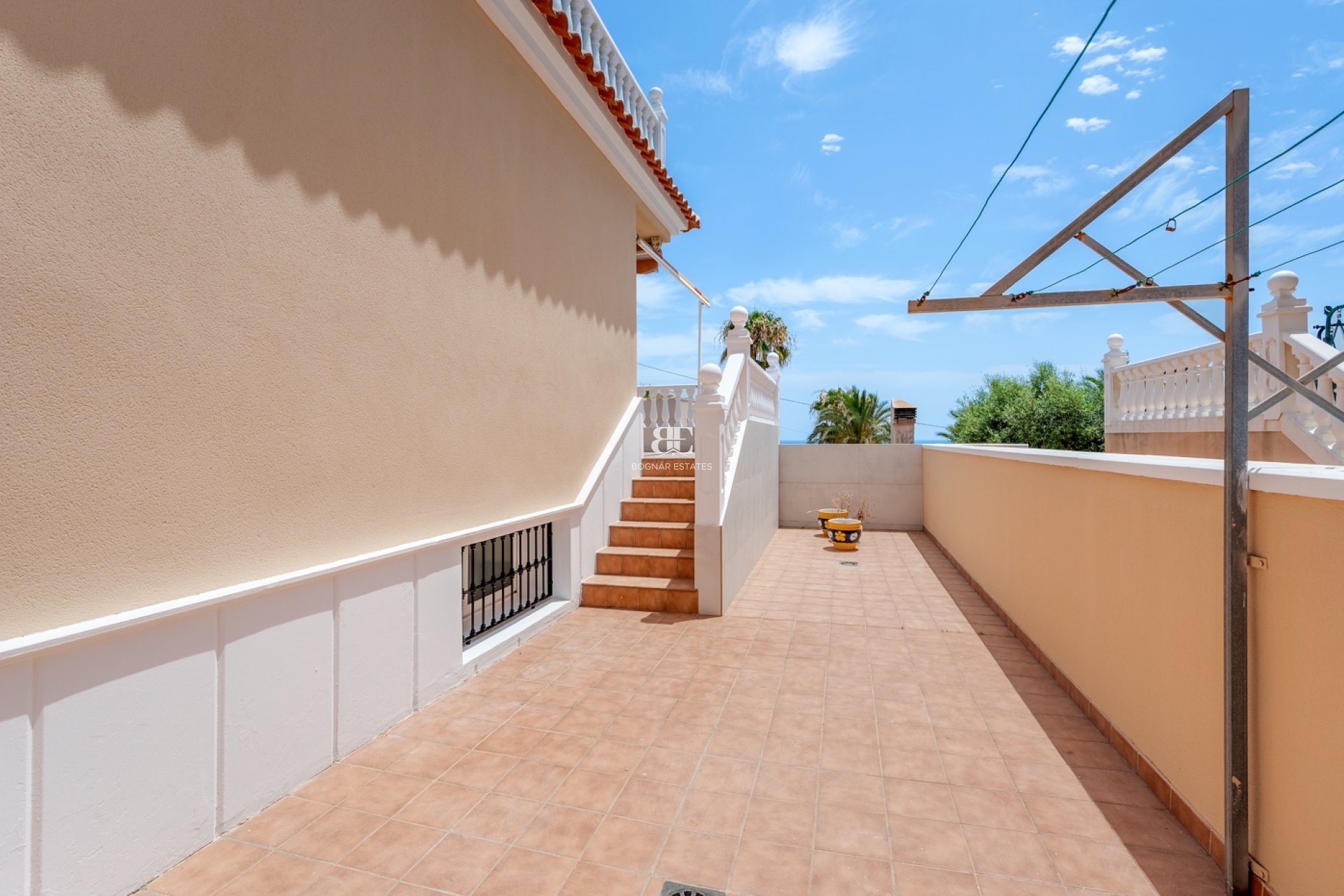 Resale - Villa -
Torrevieja