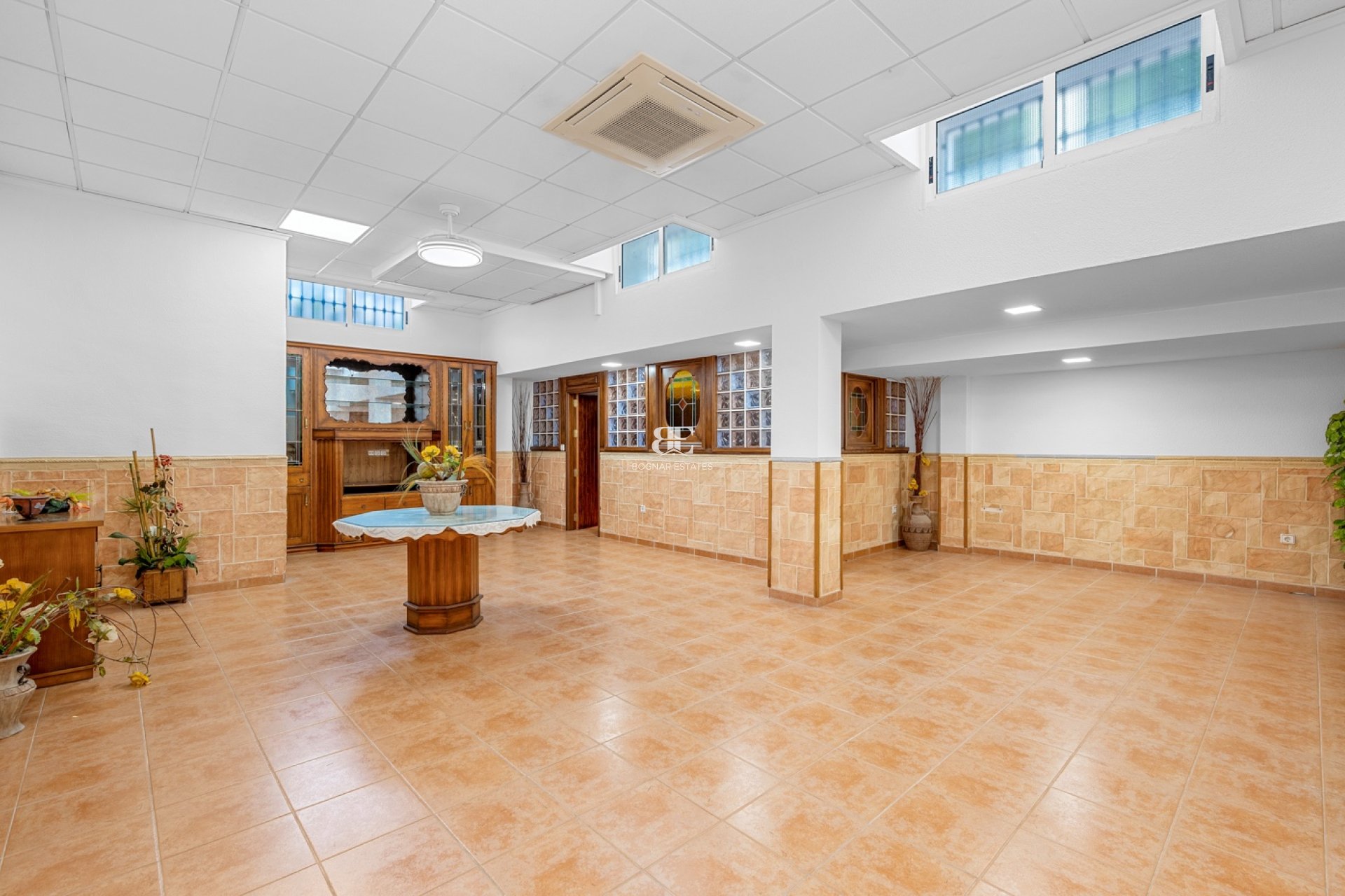 Resale - Villa -
Torrevieja