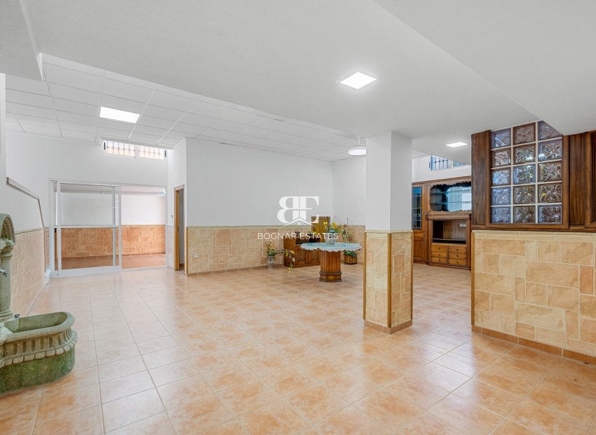 Resale - Villa -
Torrevieja