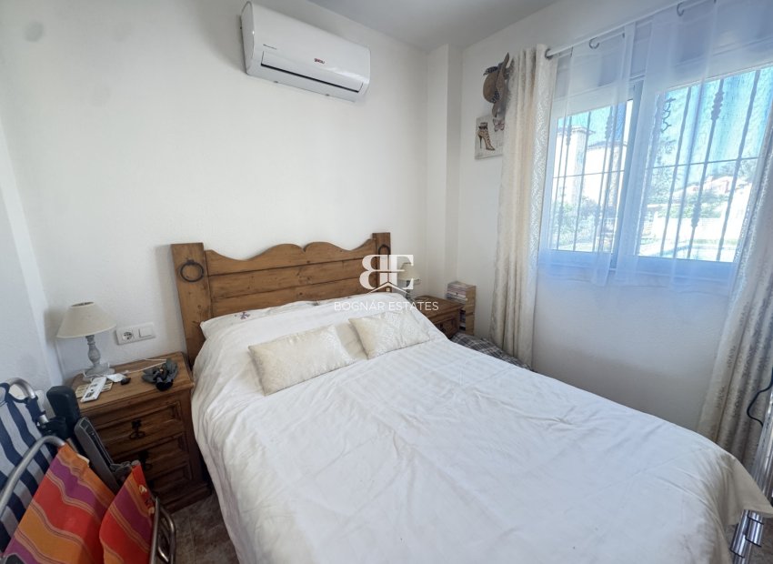 Resale - Villa -
Villamartín - Lomas del Golf