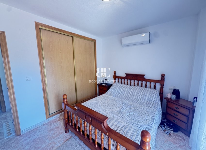 Resale - Villa -
Villamartín - Lomas del Golf