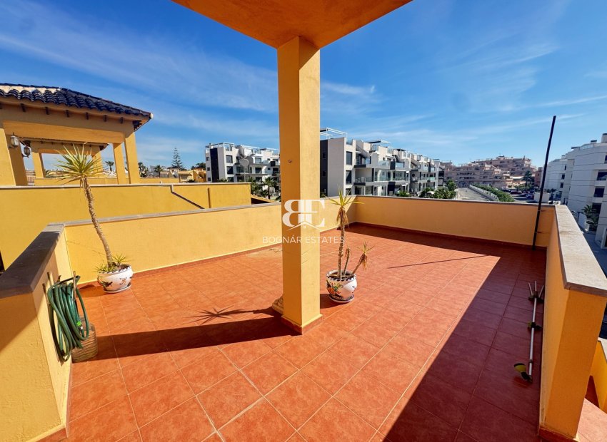 Resale - Villa -
Villamartín - Lomas del Golf